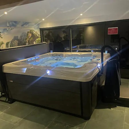 Oda ve Kahvaltı O Sens Jacuzzi Et Massages 3*